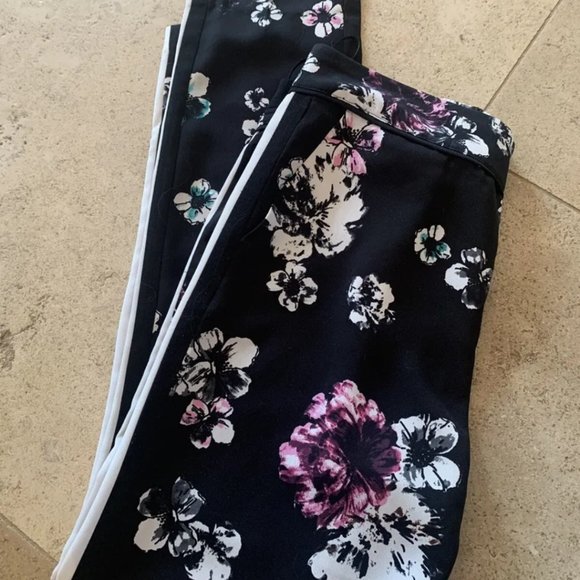 Oasis floral relaxed fit pants size US4 - Picture 7 of 7